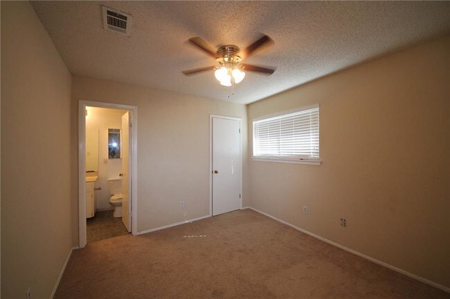 Building Photo - 3619 N Hills Dr