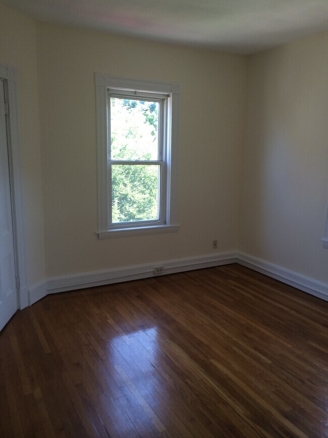 Foto del edificio - 20 Burget Ave