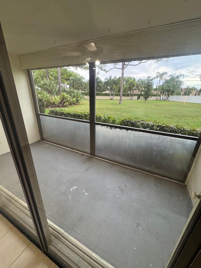 Foto del edificio - 703 Sunny Pine Way