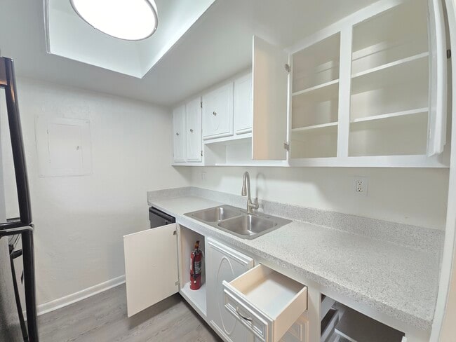 1 Bed/1 Bath Lg-Kitchen Cabinets, 2nd Floor - Marina Vista