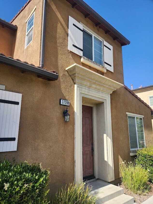 Primary Photo - Murrieta 3 bed/2.5 bath Townhome with 2 Ca...