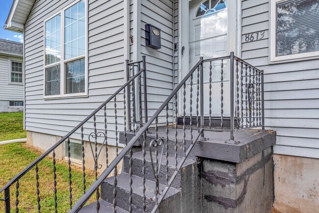 Building Photo - 8613 Betty Lee Ave