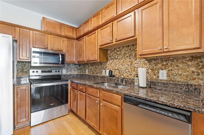 Foto del edificio - 2230 Cheshire Bridge Rd NE