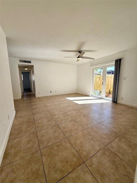 Foto del edificio - 3061 NE 49th St