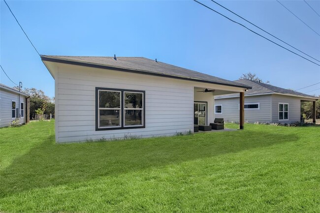 Building Photo - 642 Cypress Ln