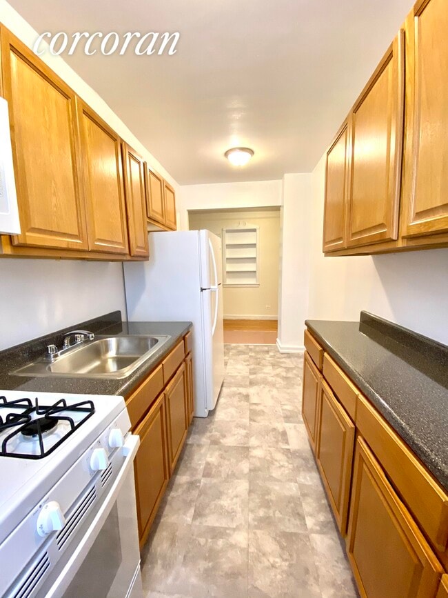 Building Photo - 1701 W 3rd St