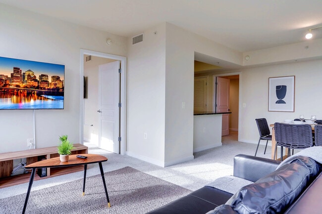 Building Photo - 550 14th St S