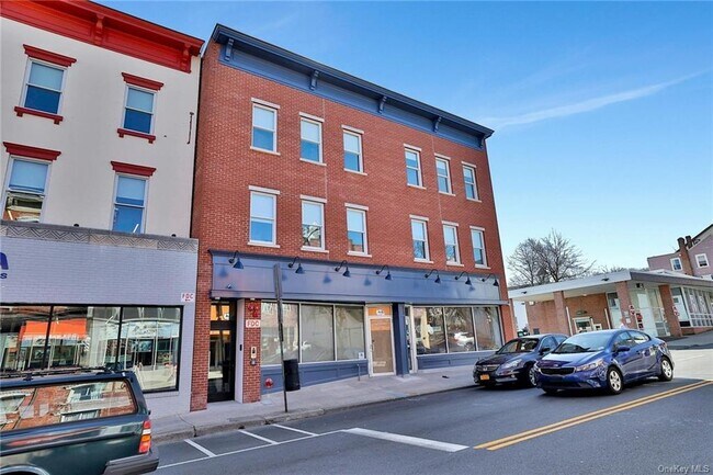 Building Photo - 145 Main St