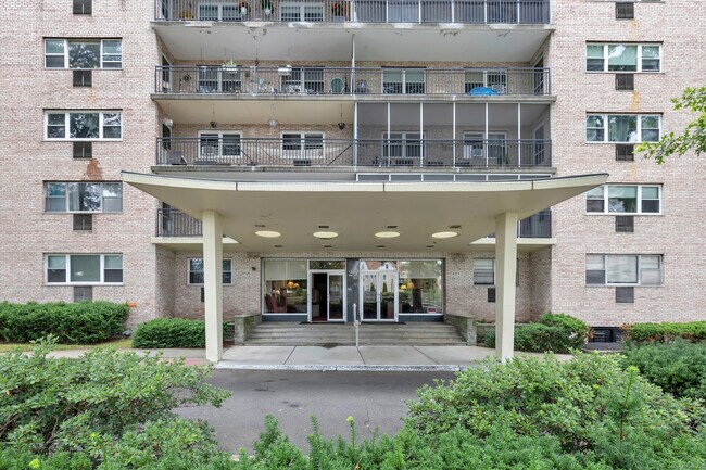 Building Photo - 25 Cartright St