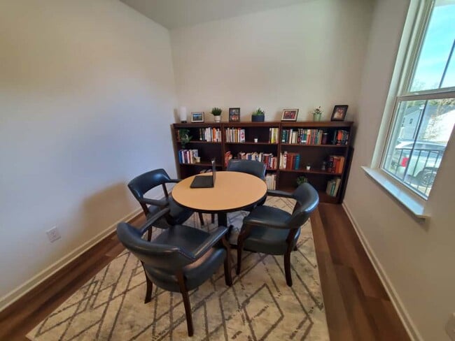 Foto del edificio - 2921 Salinger Wy