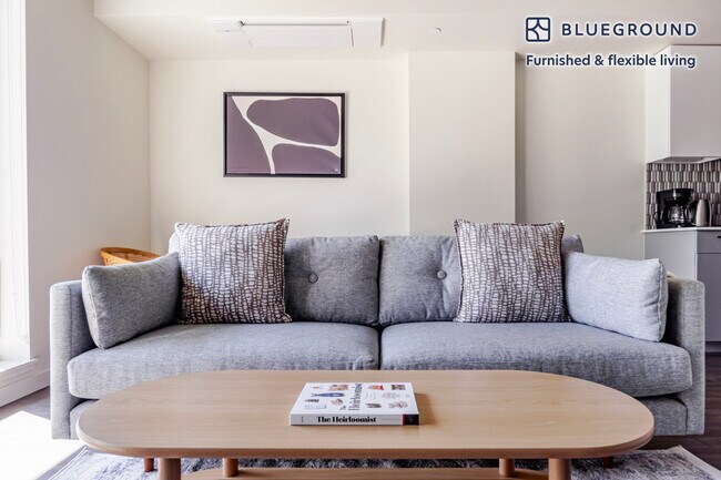 Foto del edificio - 10050 NE 10th St