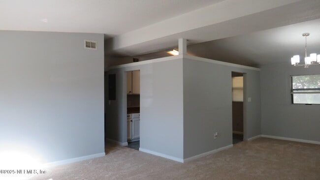 Foto del edificio - 7039 Cotillion Rd N