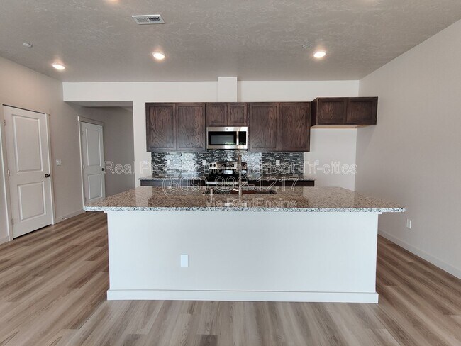 Foto del edificio - 3918 W 5th Pl