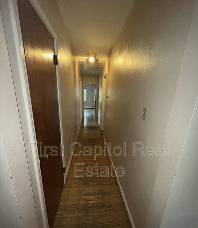 Building Photo - 1715 W Market St