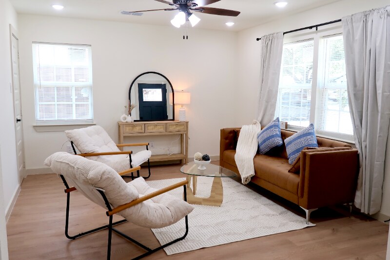 Foto principal - 12224 Dandridge Dr