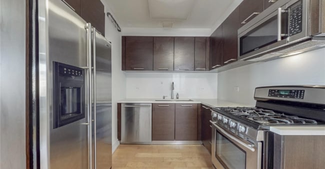 Foto del edificio - 64-05 Yellowstone Blvd