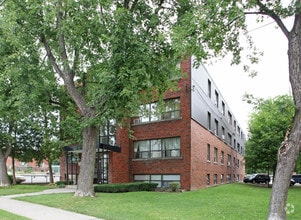Building Photo - 42 Saranac Blvd