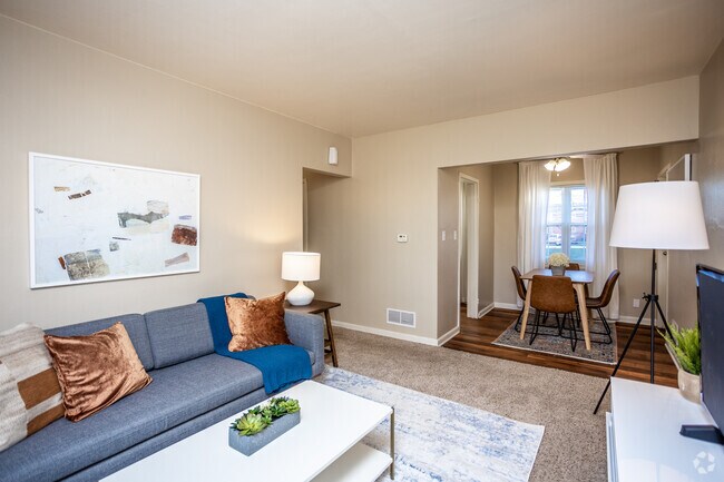 1BR, 1BA - 530 SF - Wakonda Village and Manor Apartment Homes