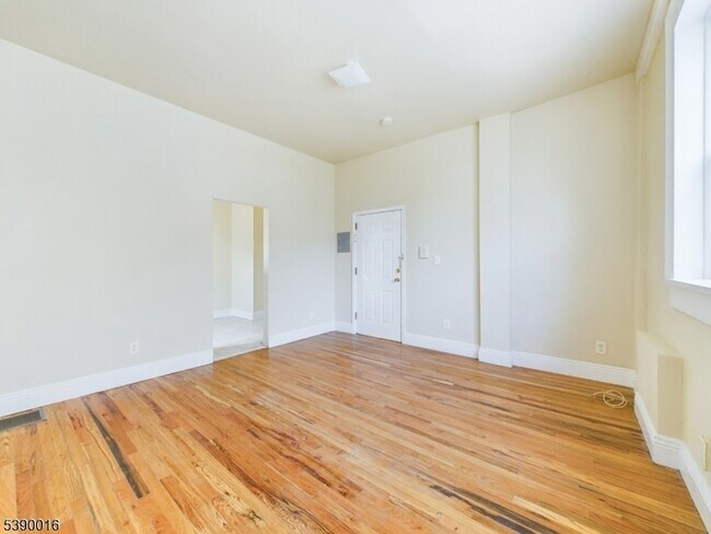 Foto del edificio - 413-15 Dodd St