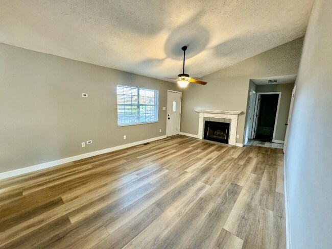 Building Photo - 7416 Praise Ln