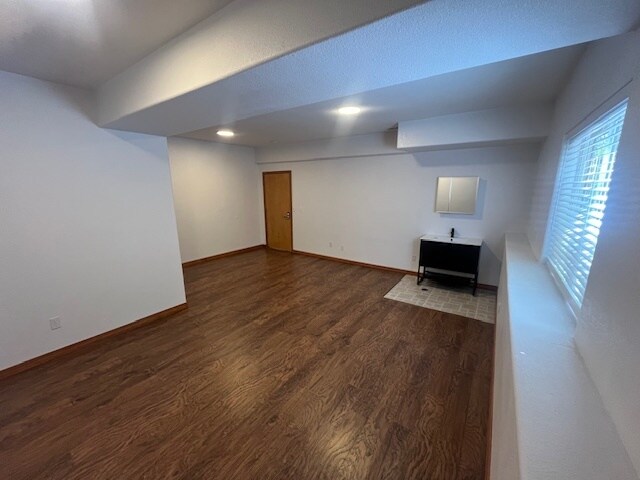 Foto del edificio - 4745 Paramount Pl