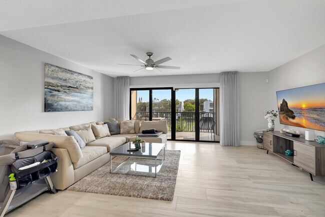 Foto del edificio - 210 Captains Walk