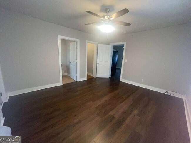 Foto del edificio - 907 Maple Ave SW