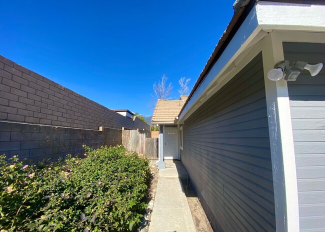 Building Photo - 3 bedroom beauty in Rancho Cucamonga