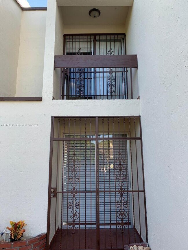 Foto del edificio - 9141 Fontainebleau Blvd
