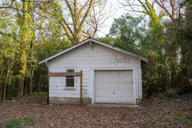 Building Photo - 512 E Main St