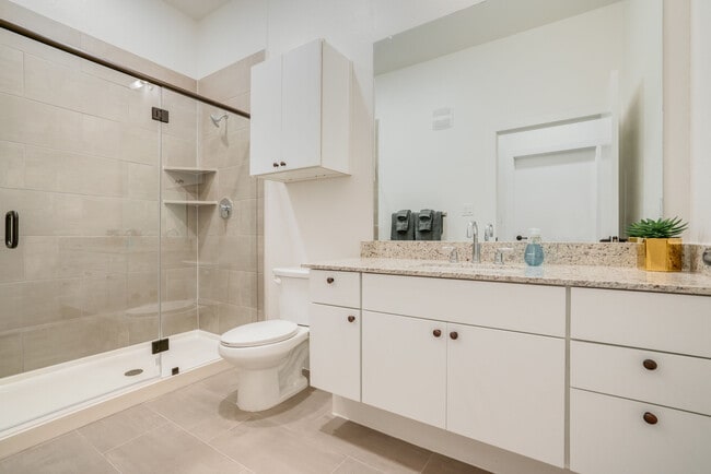 Building Photo - Park 7