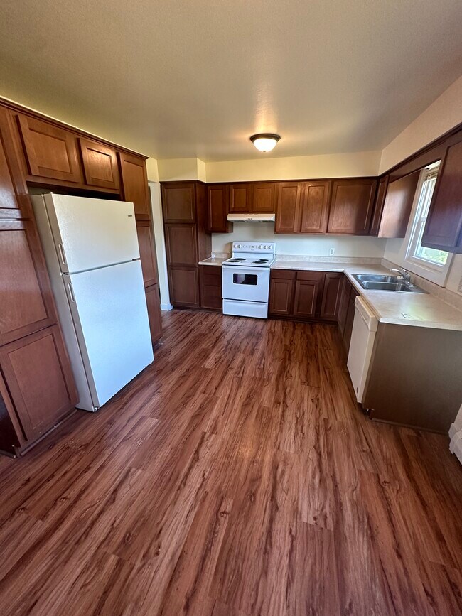 6425 Lake Michigan Dr, Allendale, MI 49401 Apartments in Allendale