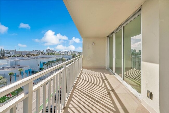 Photo - 9500 W Bay Harbor Dr Apartment