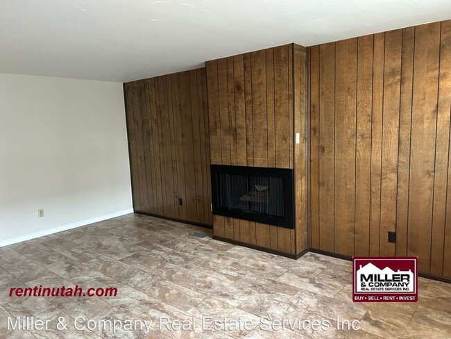 Building Photo - 2 br, 1 bath House - 4702 S 700 E #5