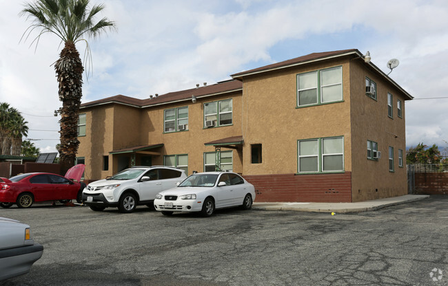 Foto del edificio - Dana Villa Apartments