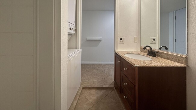 Building Photo - Cozy Studio Apartment in South Redlands!