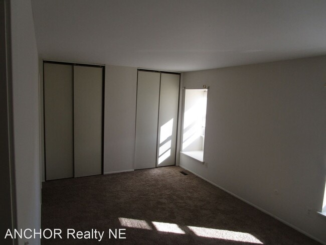 Building Photo - 2 br, 1 bath House - 9390 Neil Rd. Unit A