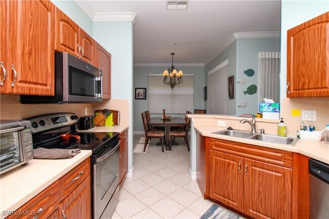 Building Photo - 817 Carrick Bend Cir