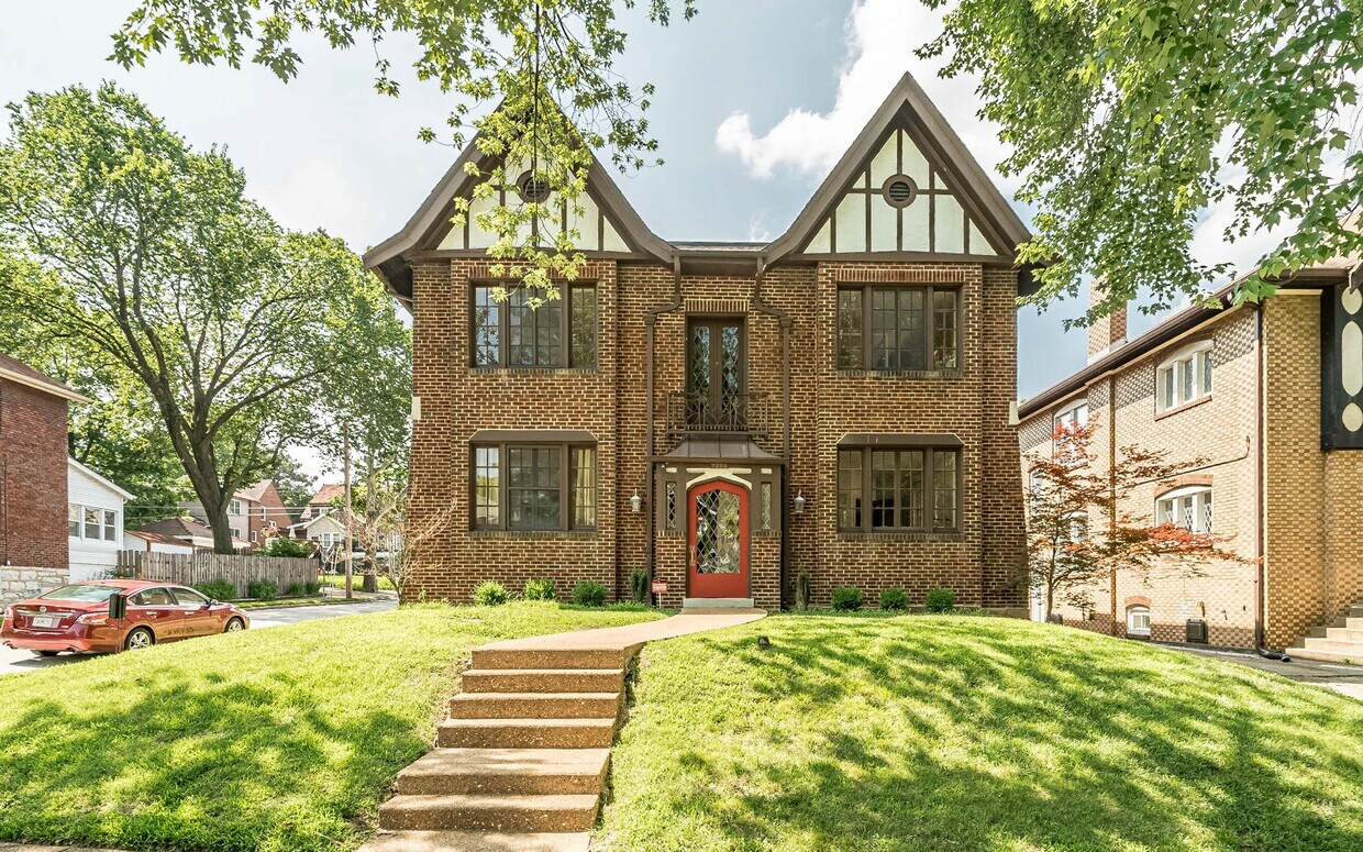 7300 Lindell Blvd Unit 2E, University City, MO 63130 7300 Lindell