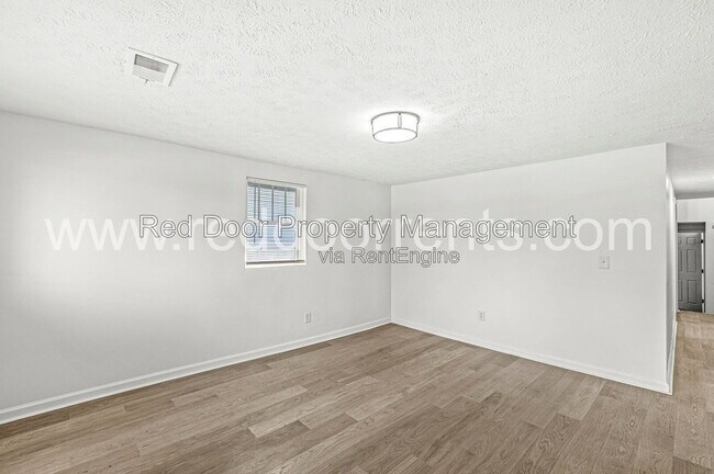 Building Photo - 1037 W 30th St