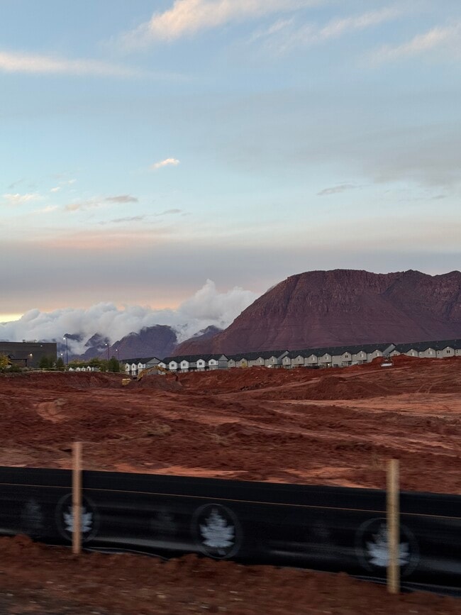 Foto del edificio - 1001 W Curly Hollow Dr