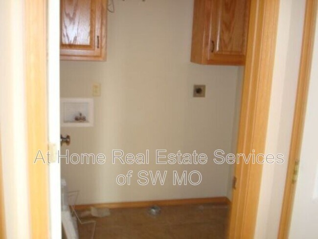 Foto del edificio - 1133 N Westwood Ave
