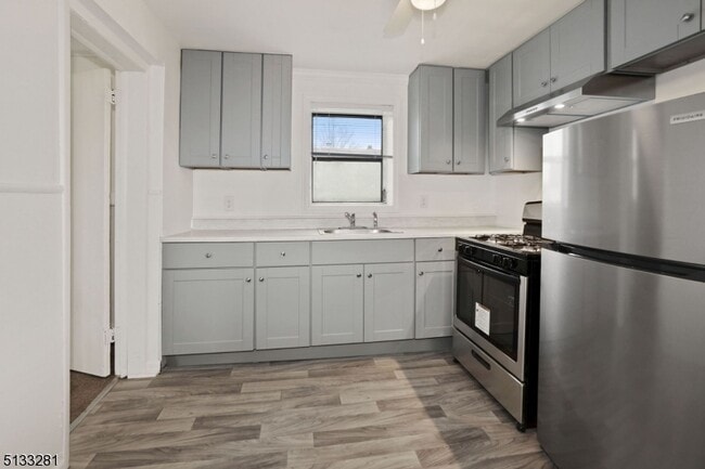 Building Photo - 305 E Westfield Ave