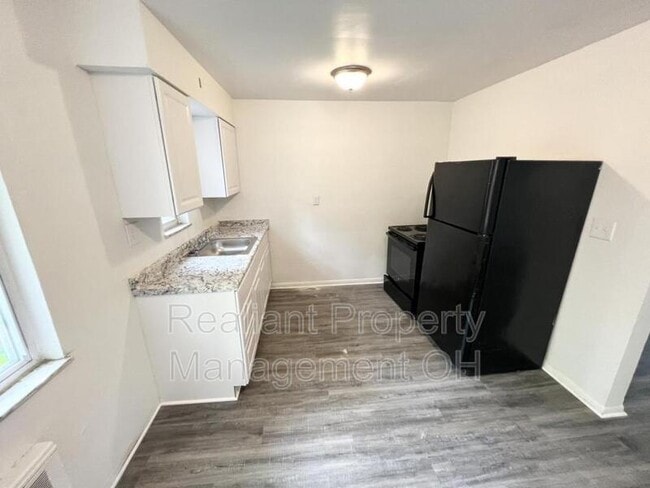 Building Photo - 1225 Laidlaw Ave