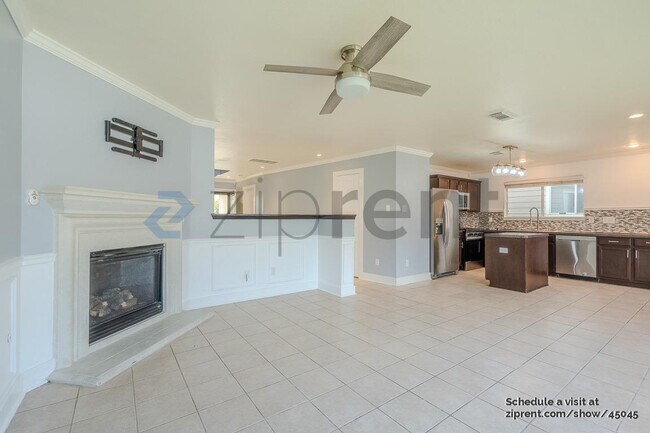 Building Photo - 11944 Chanteloup Dr