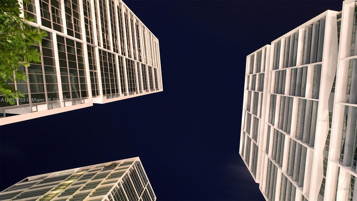 Primary Photo - 475 Brickell Ave