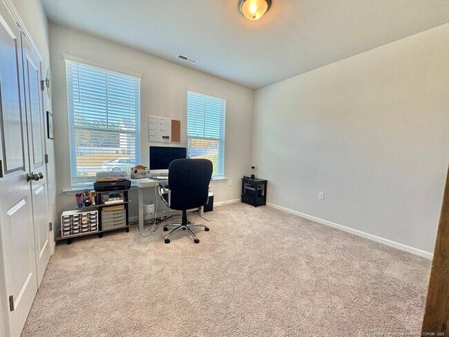 Foto del edificio - 67 Beacon Hl Rd