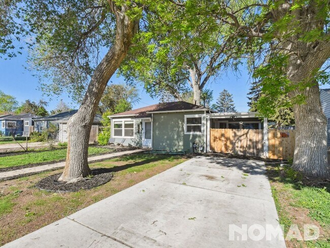 Building Photo - Newly Renovated 3 Bedroom Home