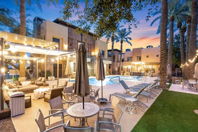 Foto del edificio - 4803 N Woodmere Fairway