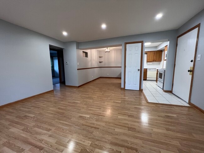 Building Photo - 7109 Laverne Ln
